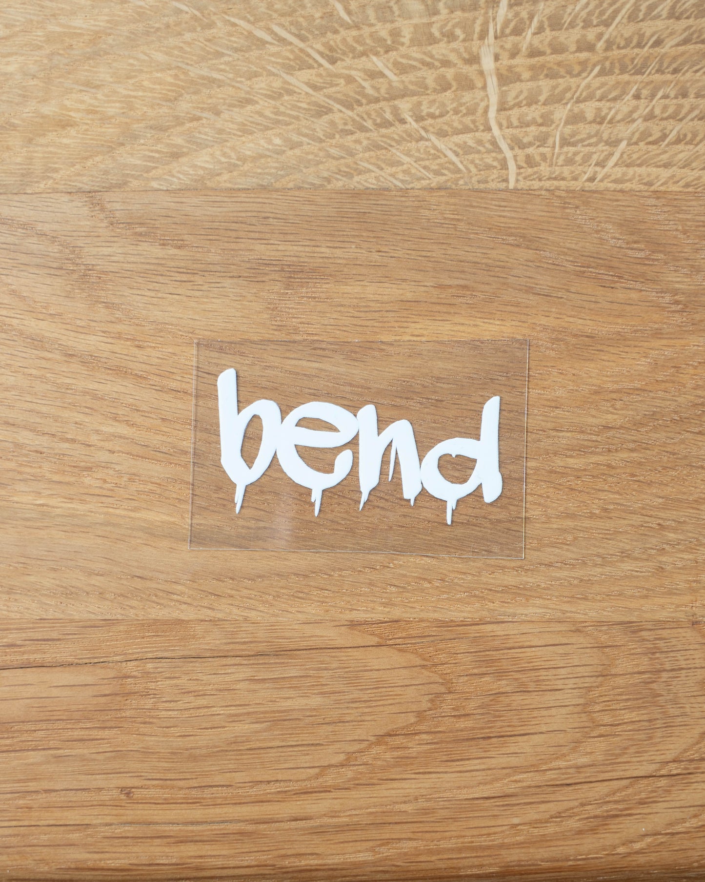 Bend Graffiti Logo Sticker Weiß